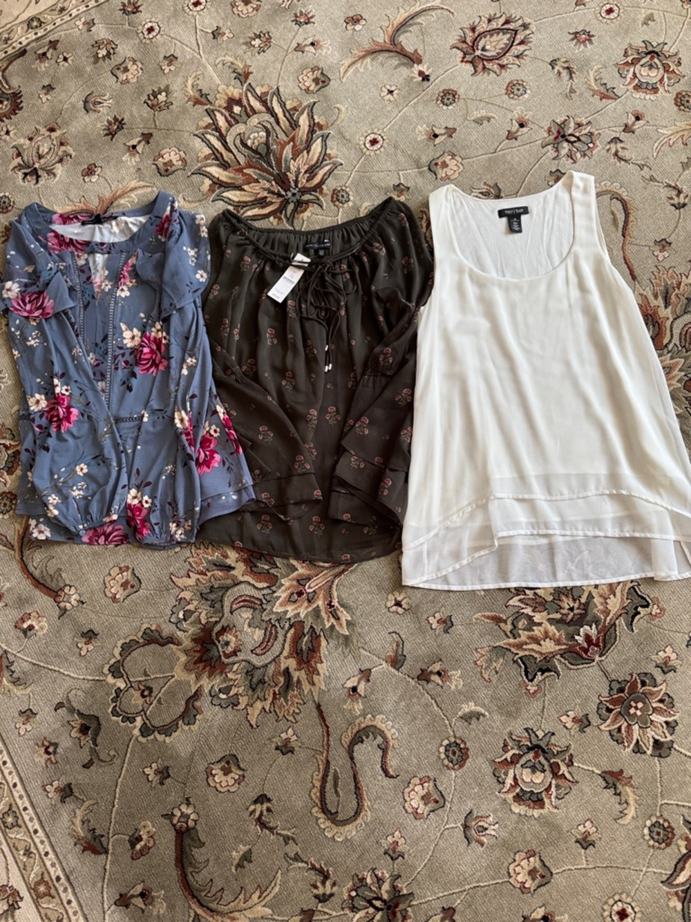 White House black market Black Sheer Floral size xxs